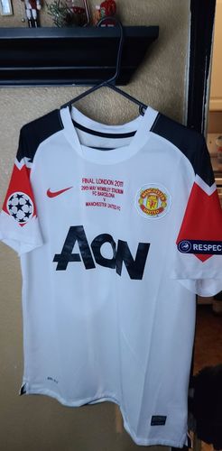 Customer photo review of MANU 2010/2011 Away kit
