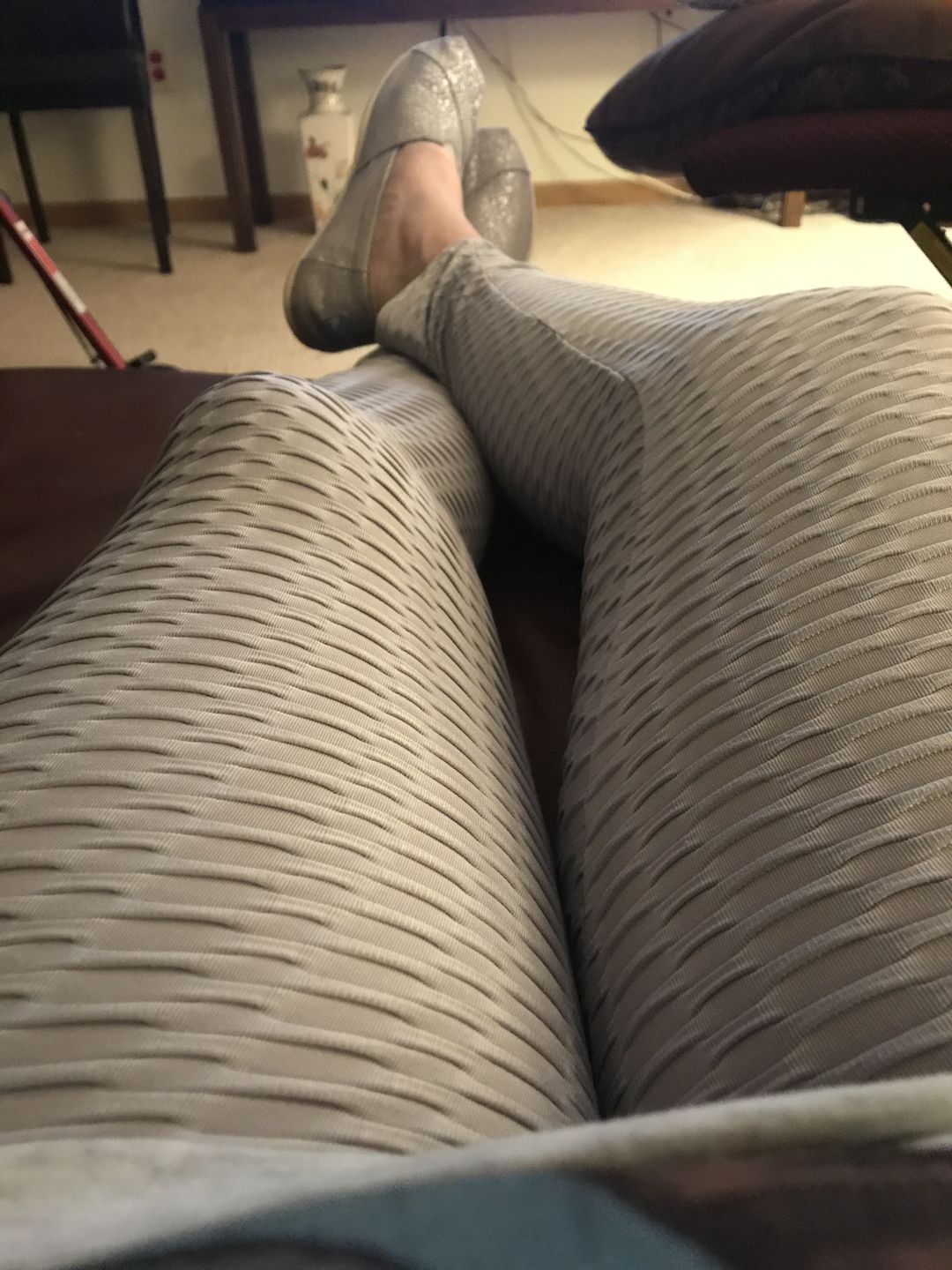 Customer photo review of Anti-Cellulite High Waisted Textured Leggings