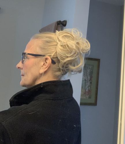 Customer photo review of JuvaBun Messy Bun