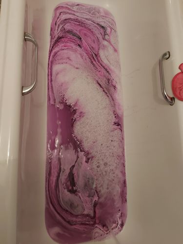 Customer photo review of Pink Mist Bath Bomb