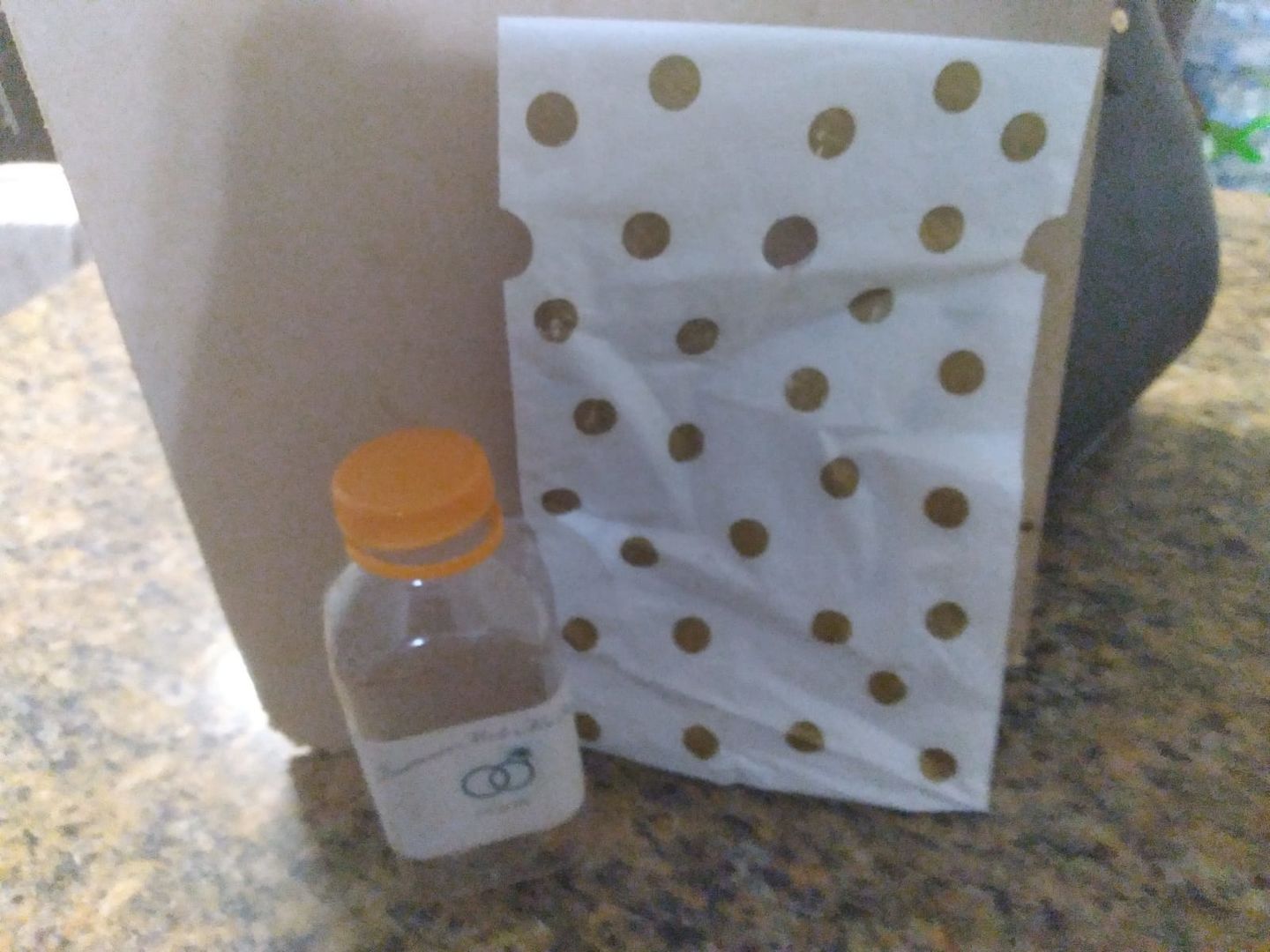 Customer photo review of Fair and White Original Carrot Moisturizing Lotion 500ml / 16.90 fl oz