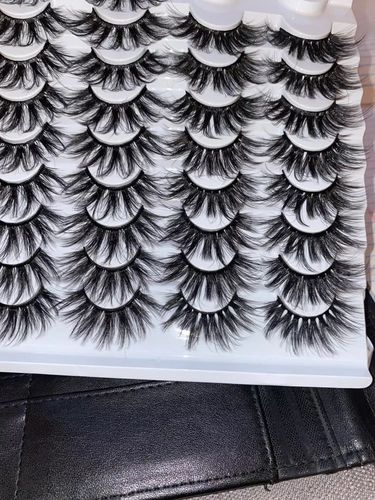 Customer photo review of Baddie Lashes