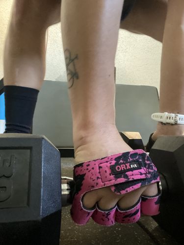 Customer photo review of Guantes Pesas GRAB Pink Pitón
