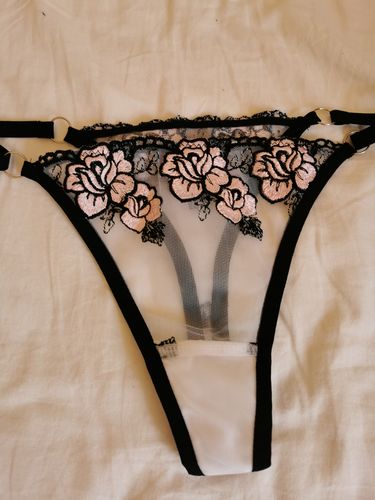 Customer photo review of Blossom String