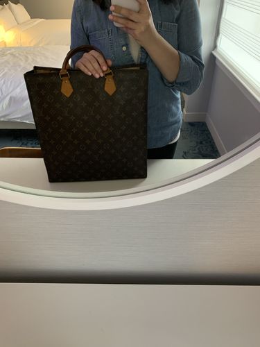 Customer photo review of Vintage Louis Vuitton Monogram Sac Plat Tote MI0011