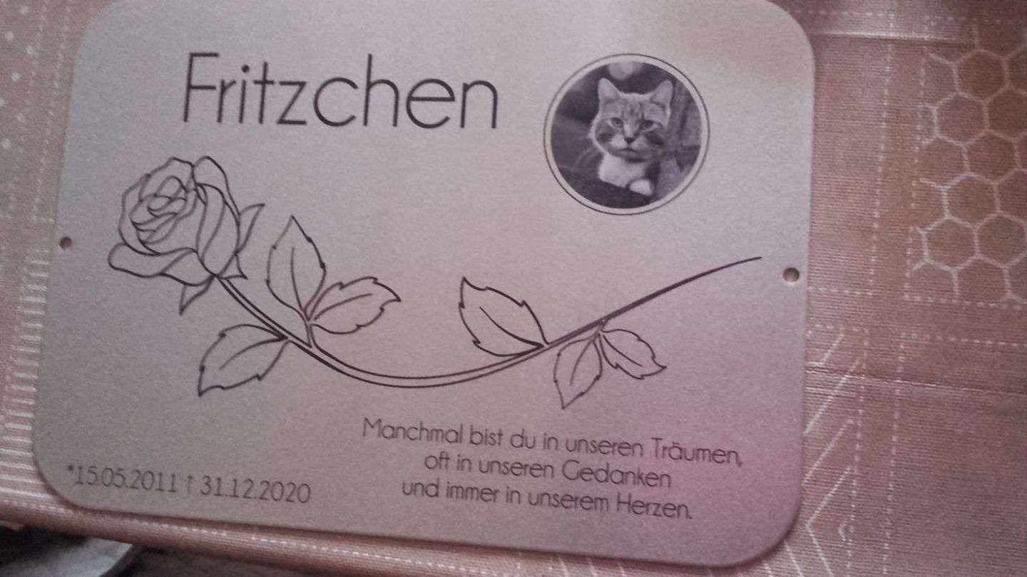 Customer photo review of Gedenktafel für Hunde / Katzen "Rose"