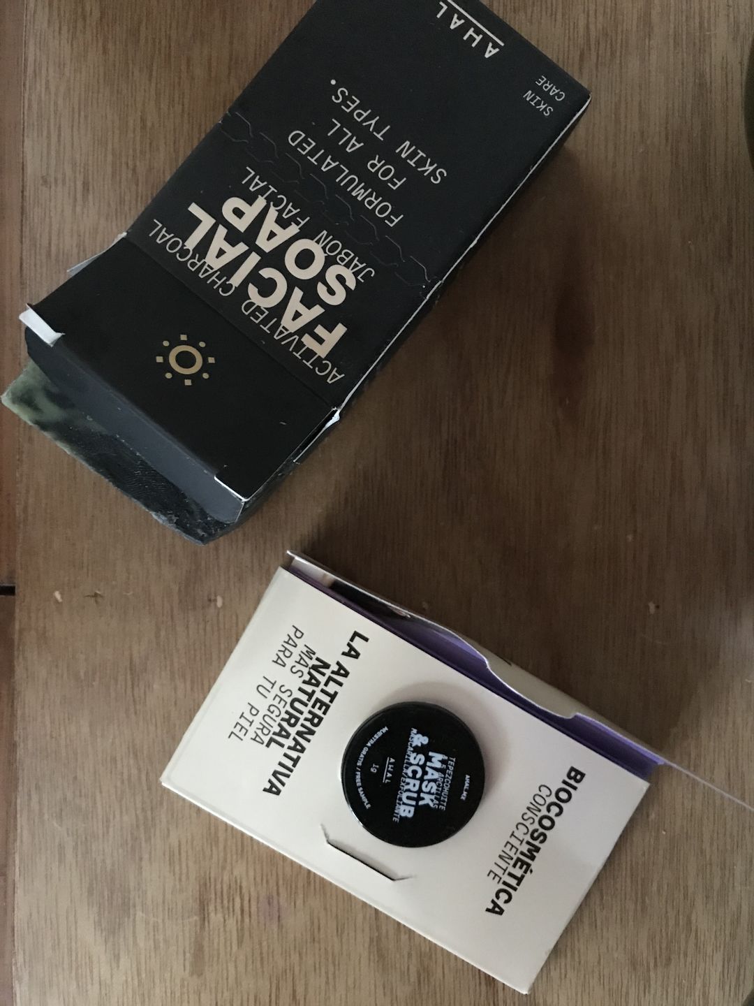 Customer photo review of Activated Charcoal Facial Soap / Jabón Facial de Carbón Activado