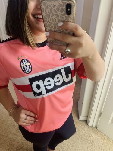 Customer photo review of Juventus 2015/2016 Away Kit