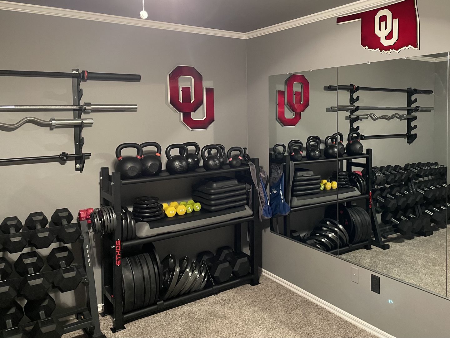 Customer photo review of University of Oklahoma Sooners "OU" Vintage 3D Metal Artwork