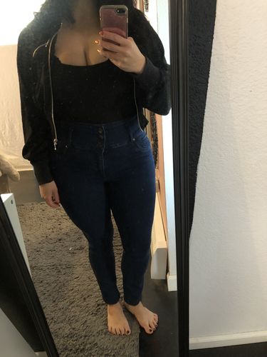 Customer photo review of 'Vanilla'  Butt Lift Levanta Cola Jeans 12369