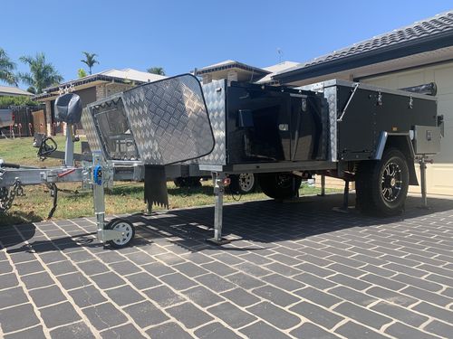 Customer photo review of iTECH200 12v 200Ah Lithium Ion Battery - LiFePO4 Deep Cycle Camping RV Solar