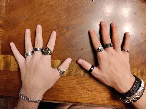 Customer photo review of MANDALORIAN MYTHOSAURE RING