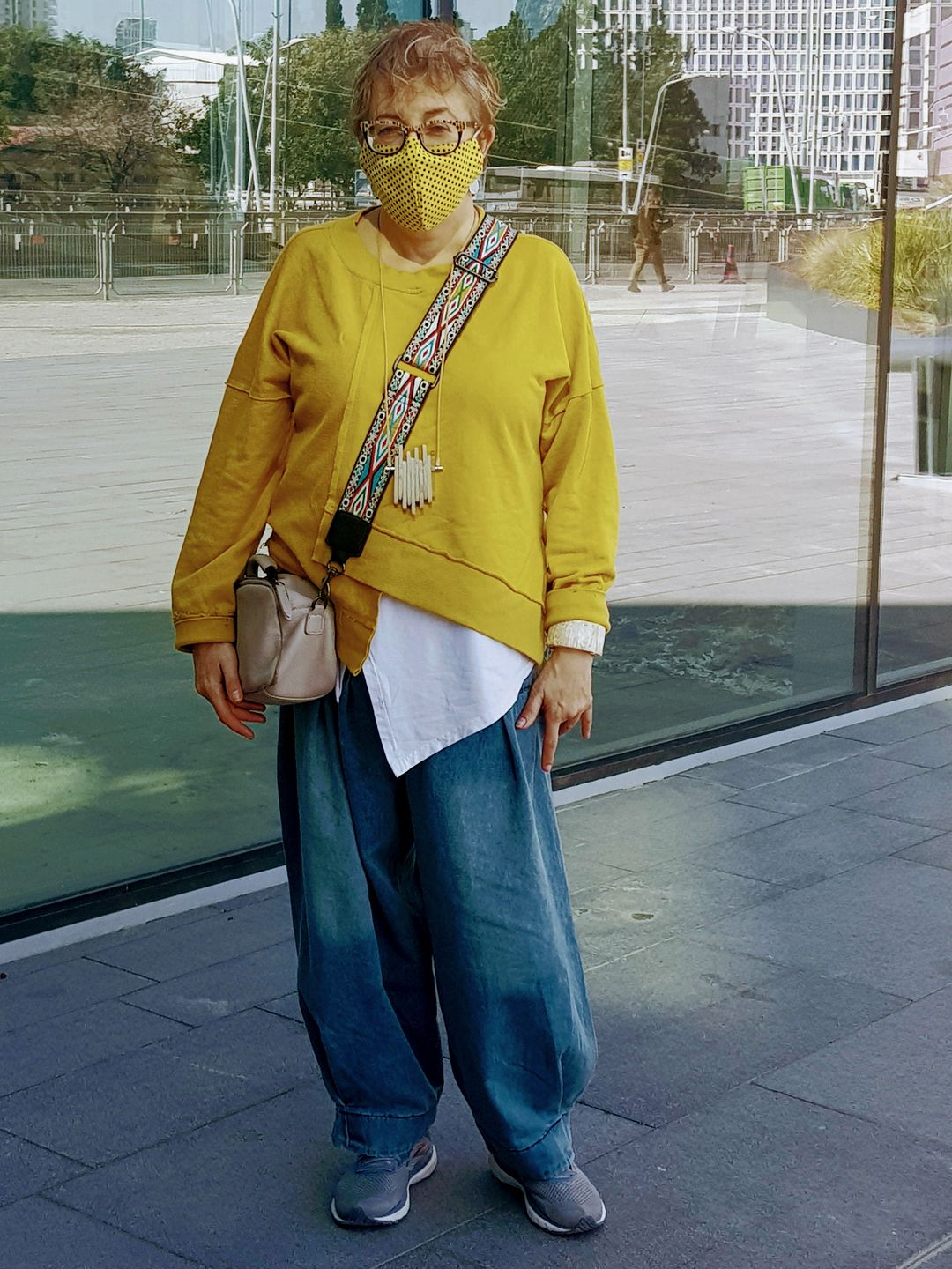 Customer photo review of Plus Size - Simple Pure Color Loose Jeans