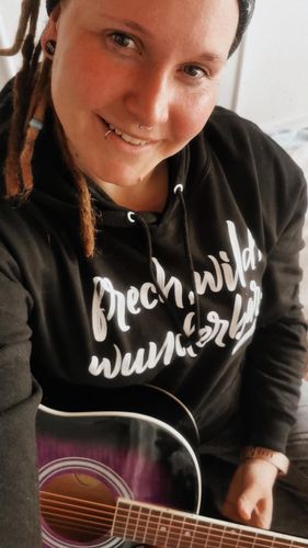 Customer photo review of Frech, Wild, Wunderbar - Words on Shirt  - Unisex Kapuzenpullover Hoodie