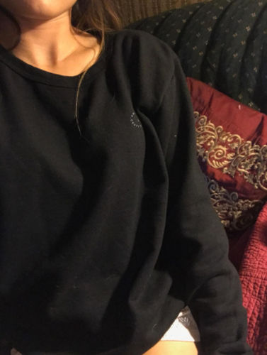 Customer photo review of Sepho Crew-neck L/S Sweatshirt-Black