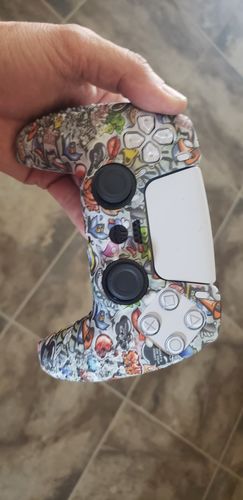 Customer photo review of Mental Graffiti - PS5 Controller Skin