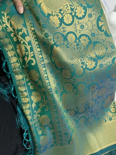 Customer photo review of Royal Princess Golden Green Woven Kanjivaram Saree