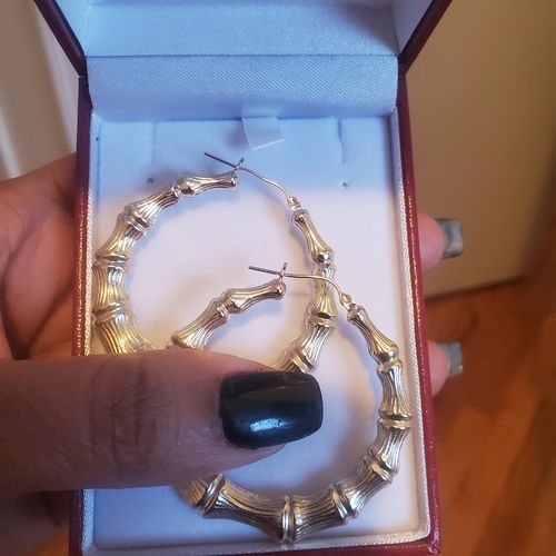 Customer photo review of *NEW* 14k Bamboo Hoops JTJ™