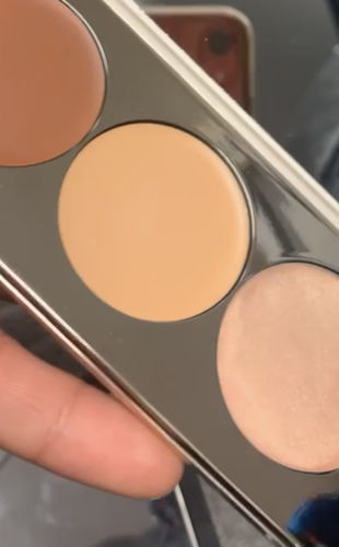 Customer photo review of Sculpt and Glow Contouring Makeup Palette with Mirror | Vegan, Cruelty Free and Hypoallergenic