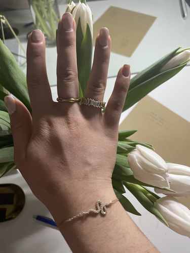 Customer photo review of Mila Medium Ohrringe