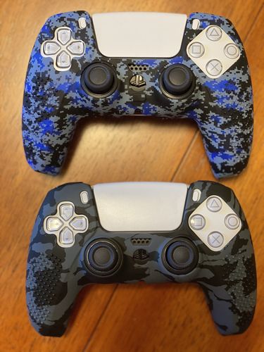 Customer photo review of Blue Digital Camo - PS5 Controller Skin