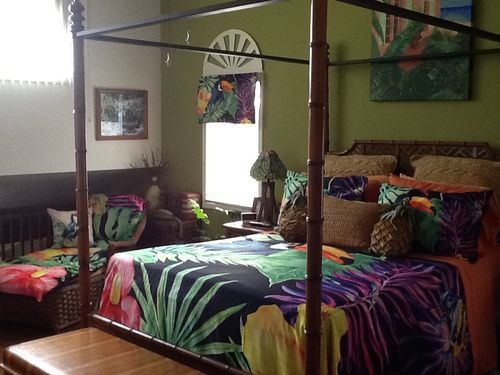 Customer photo review of Dark Hawaiian Tropical Pattern Print Duvet Cover Bedding Set