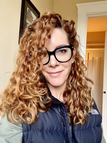 Customer photo review of Defining Flaxseed Gel for Curly Hair with Organic Castor Oil for Strengthening and Vanilla Berry Fragrance