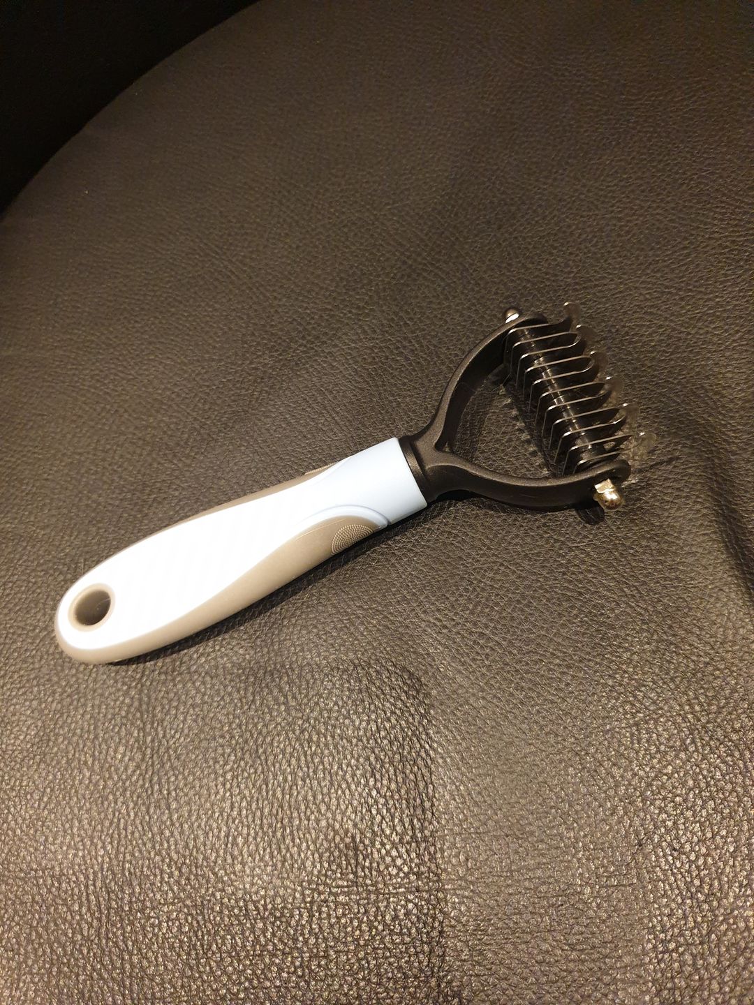 Customer photo review of Peigne de Toilettage Professionnel PuppySafe™