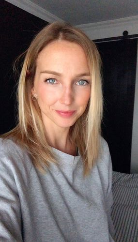 Customer photo review of Gradual Face Tan