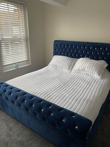Customer photo review of Akasa Chesterfield Sleigh Bed