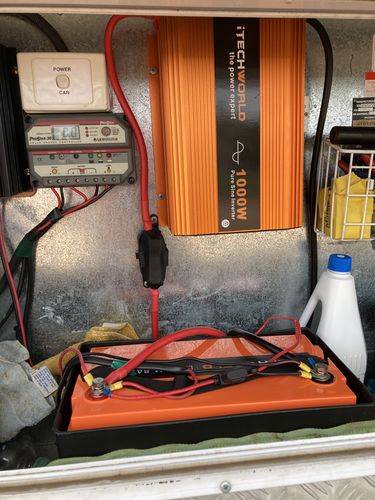 Customer photo review of Inverter 1000 Watt 12v Pure Sine Wave with remote control ITECH1000W