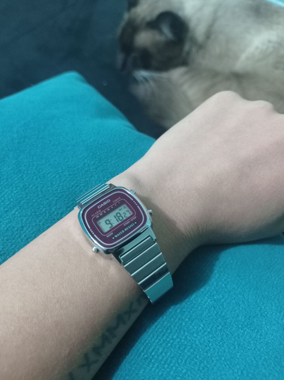 Customer photo review of Reloj Casio Vintage LA670WA-4DF Plateado Granate