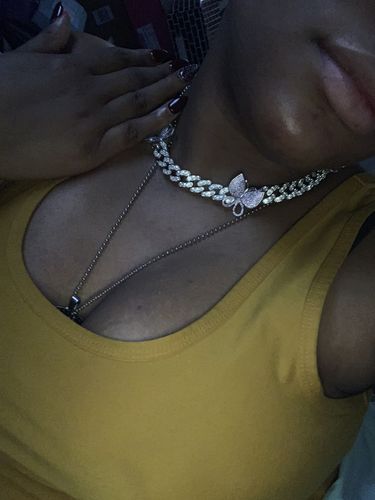 Customer photo review of “Butterflies baby” Cuban link necklace