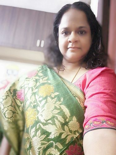 Customer photo review of Classic Orange And Pink Woven Rangkat Banarasi Saree
