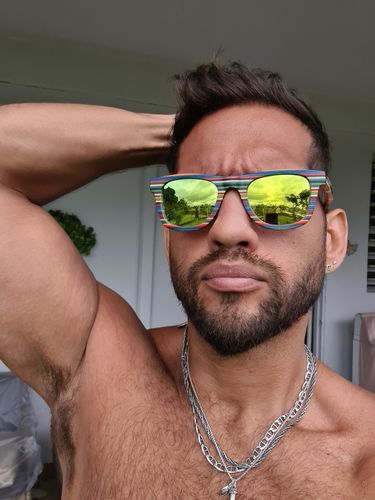 Customer photo review of Island Yellow