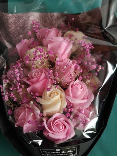Customer photo review of Artificial Rose Bouquet Gift