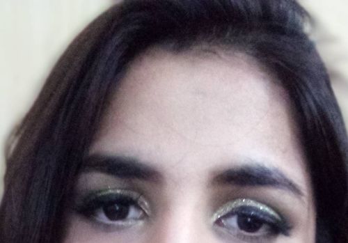 Customer photo review of Miss Rose Glitter Glue Eye Waterproof Long Lasting