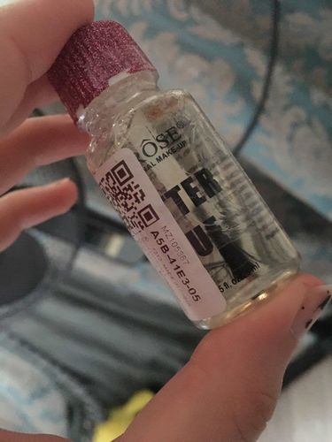 Customer photo review of Miss Rose Glitter Glue Eye Waterproof Long Lasting