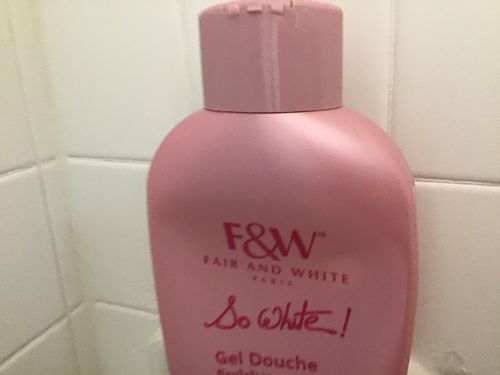 Customer photo review of Fair and White So White! Refreshing Shower Gel With Pomegranate And Melon Extracts (Jumbo-1000ml / 33.81 fl oz)