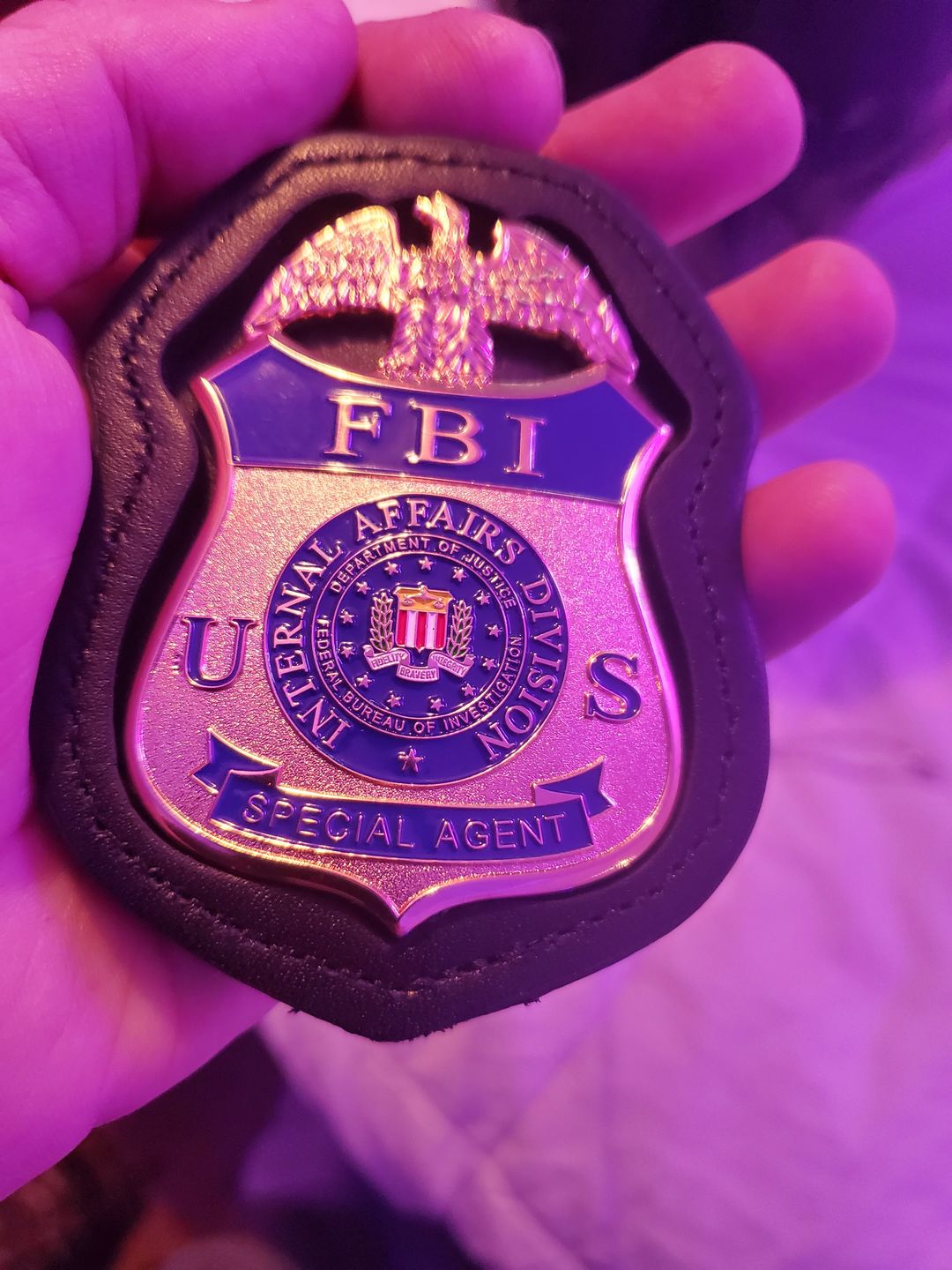 Customer photo review of US FBI Special Agent Badge Solid Copper Replica Movie Props