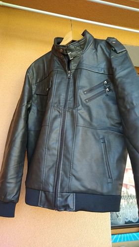 Customer photo review of Levi in Black