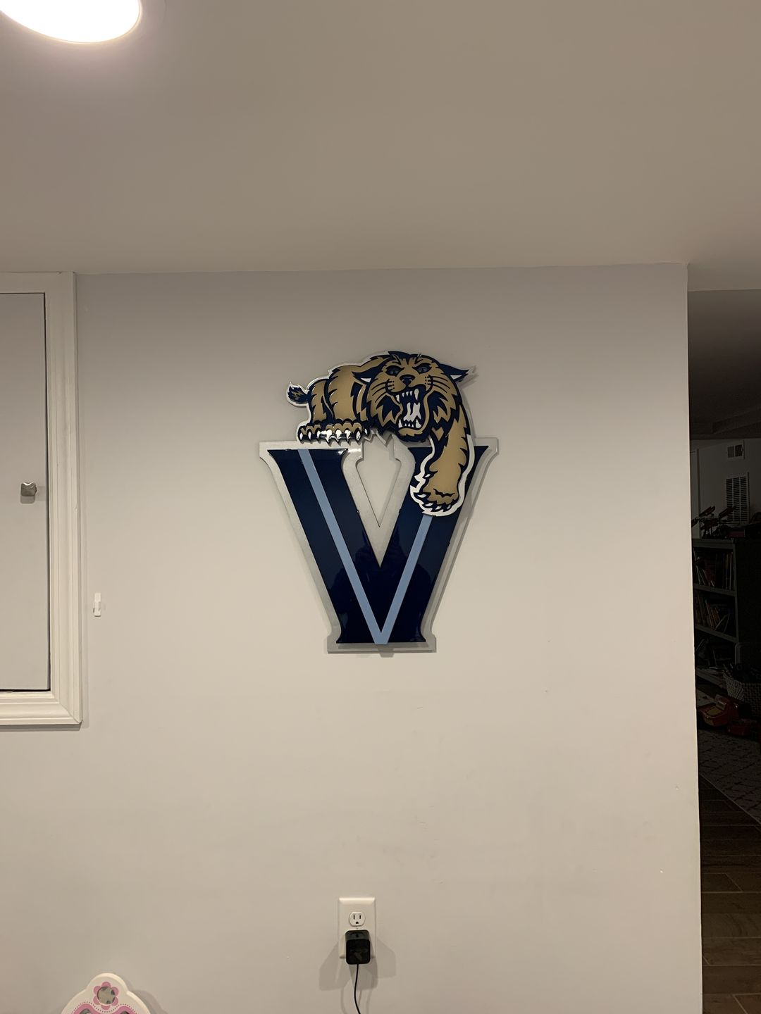 Customer photo review of Villanova University "Wildcat over the V" 3D Metal Artwork