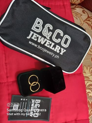 Customer photo review of Miniatura Italia Two Tone Wedding Rings