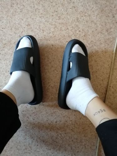 L A. review of Cloud Slides image 1 out of 1