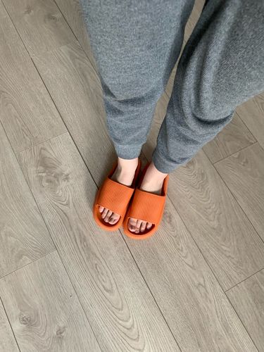 F F. review of Cloud Slides image 1 out of 1