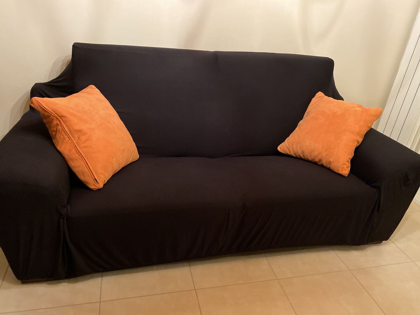 Customer photo review of Noir - Housses Extensibles de Fauteuil et Canapé - La Maison des Housses