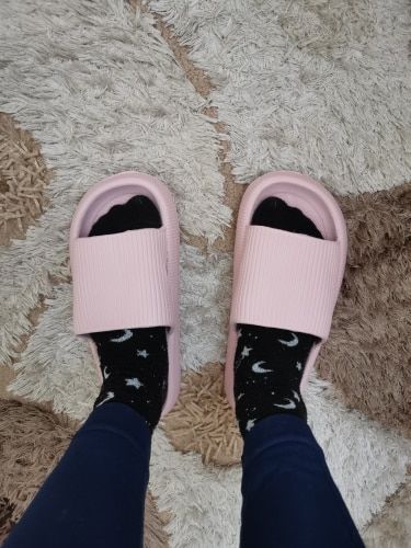 V A. review of Cloud Slides image 1 out of 1