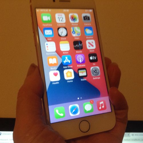 B Ann A. review of Apple iPhone 7 32GB Rose Gold Unlocked Refurbished Good image 1 out of 1