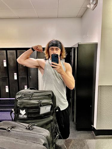 Customer photo review of Aris - Grey Long Cut Tank