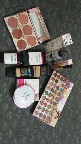 Customer photo review of MISS ROSE 36 Color 3D Eyeshadow Palette